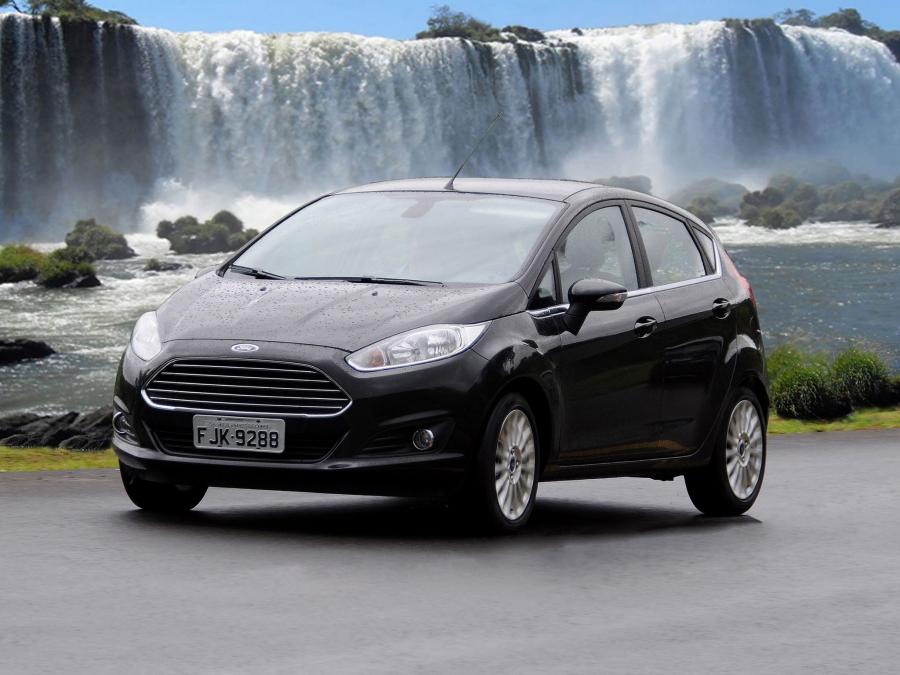  Ford Fiesta 5-Door 2013 года  (BR) (фото 15 из 30)